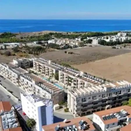 Noyas Place- Amazing 2bdrm With Swimming Pool Complex Apartament